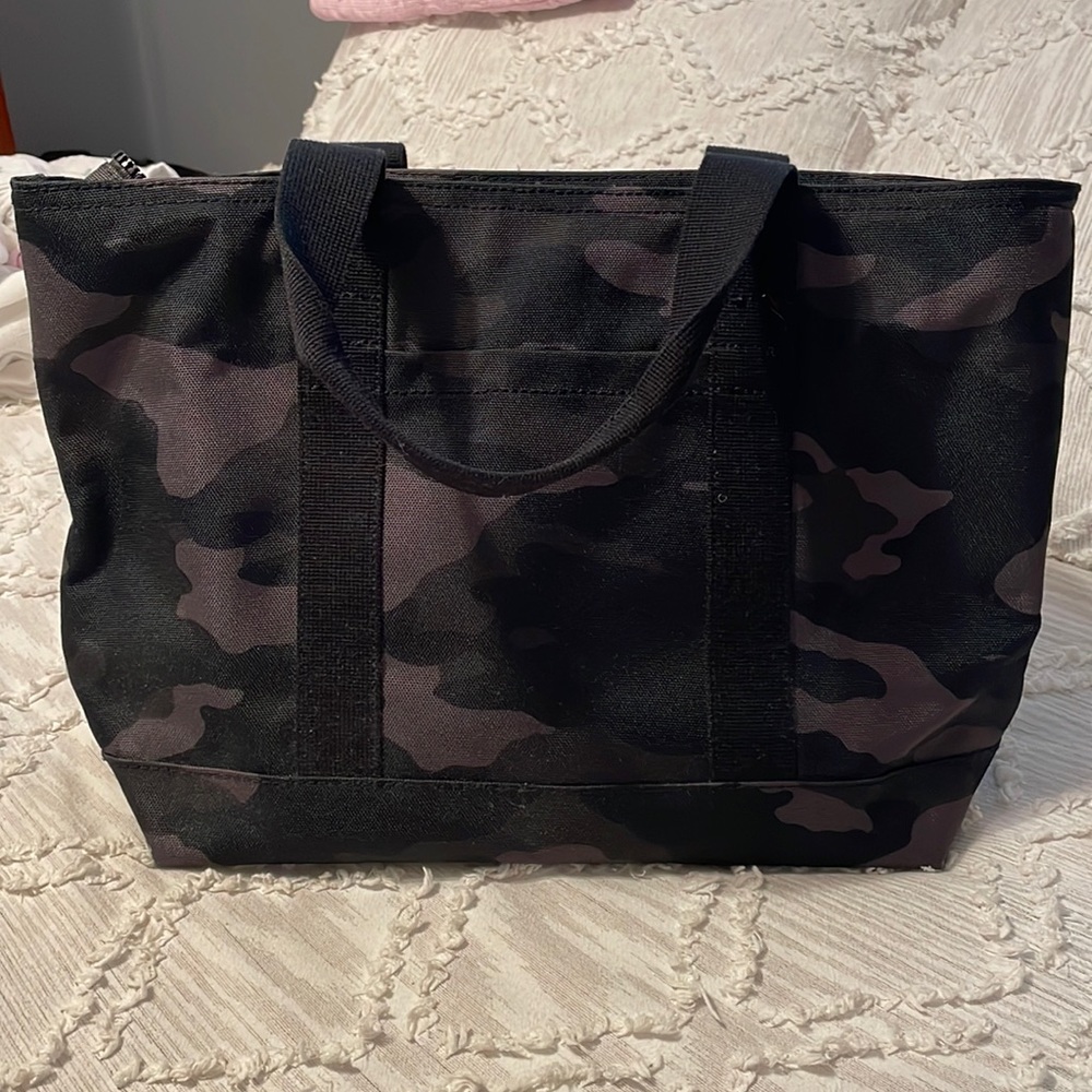 Black camo tote bag (banana republic)